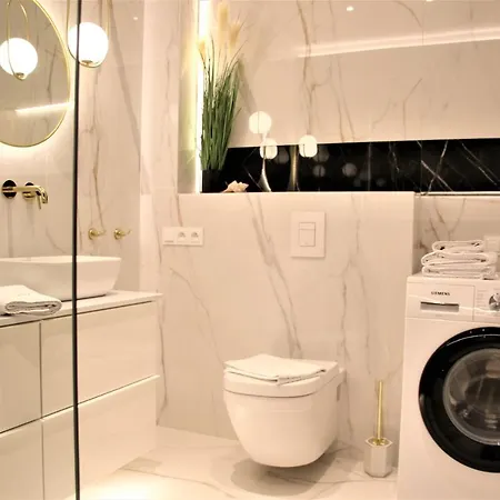 Apartament Grand Royal Maris Ustka - Najlepsza Lokalizacja, Bardzo Blisko Portu I Plazy, Parking, Nowy Kameralny Apartamentowiec, Scisle Centrum Екстер'єр фото